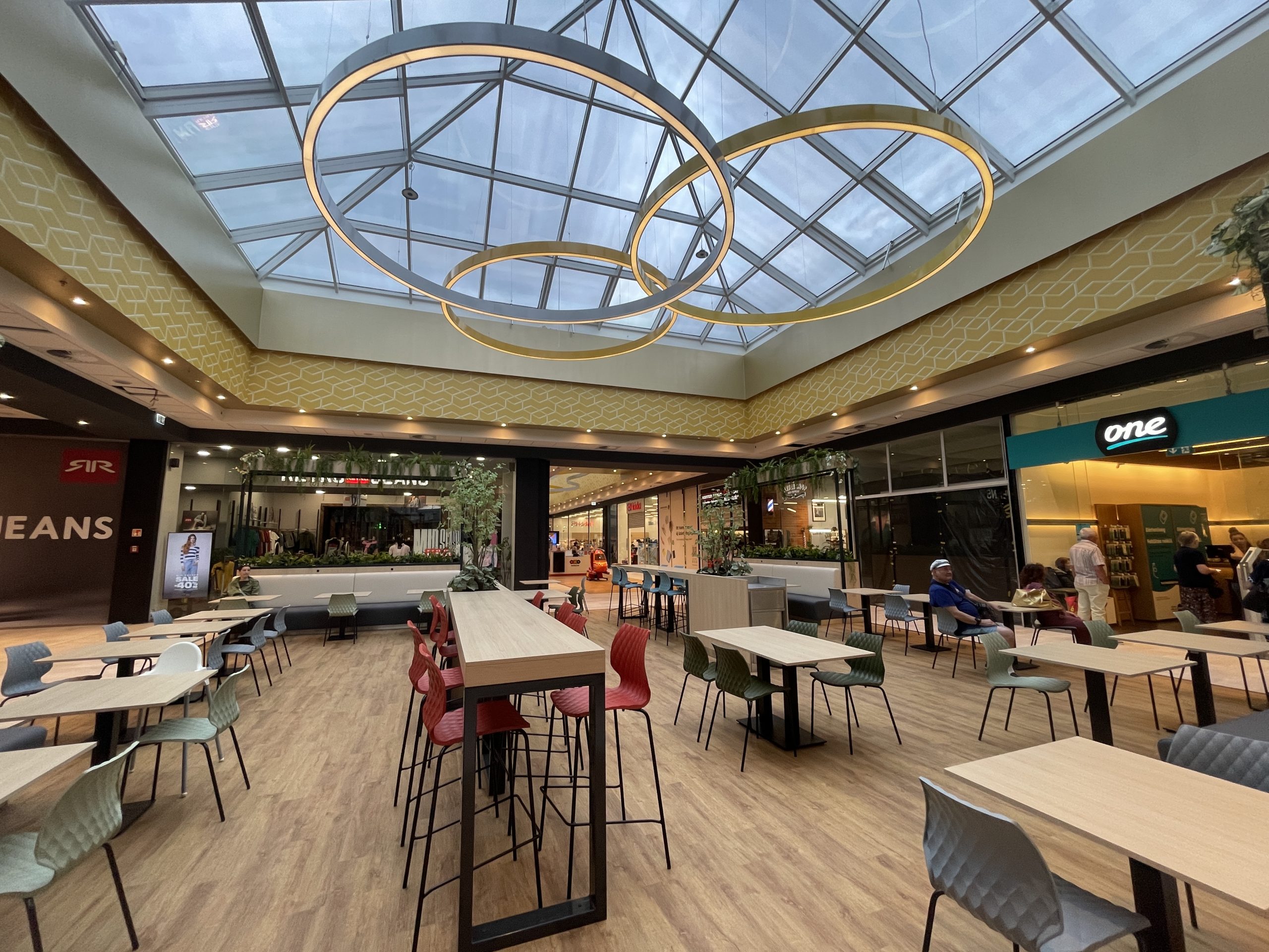 Pepco_ P20_central_new_1200x1200 C&A_70%_akcio Corvin Plaza